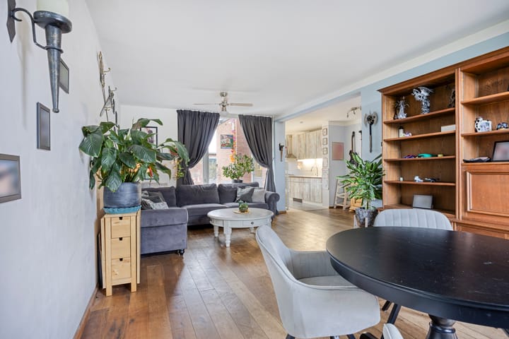 Foto 15 van Anna van Burenweg 8