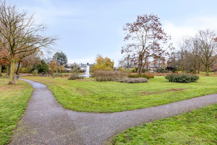 Foto 53 van Anna van Burenweg 8