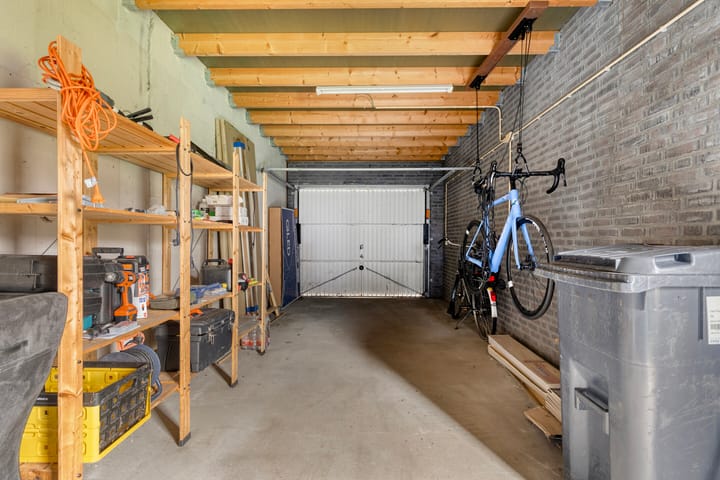 Foto 42 van van Postelstraat 32