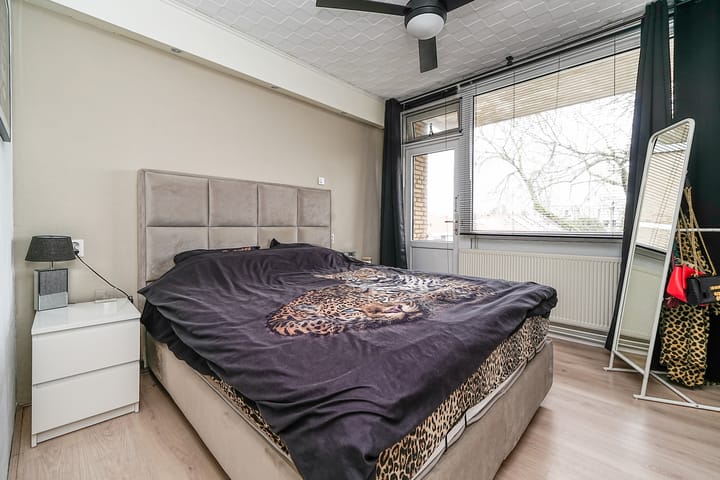 Photo 15 of Burgemeester Crezéestraat 81