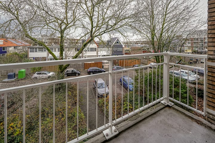 Photo 24 of Burgemeester Crezéestraat 81