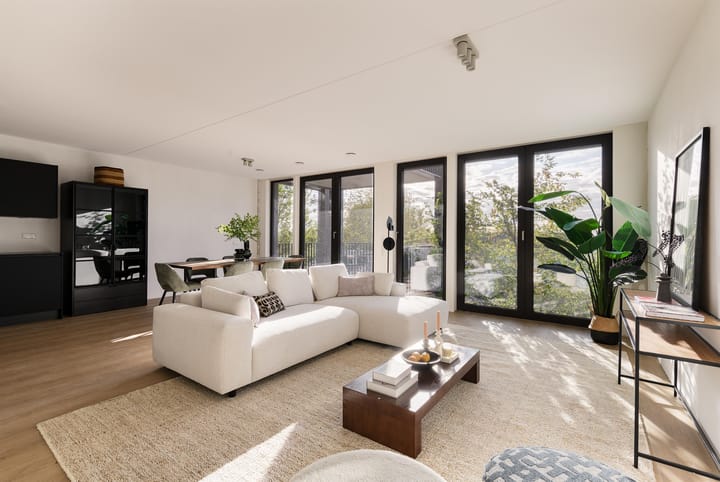 Photo 3 of E.J. Ruijgplein 62