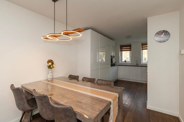 Foto 8 van Wim Sonneveldplein 22