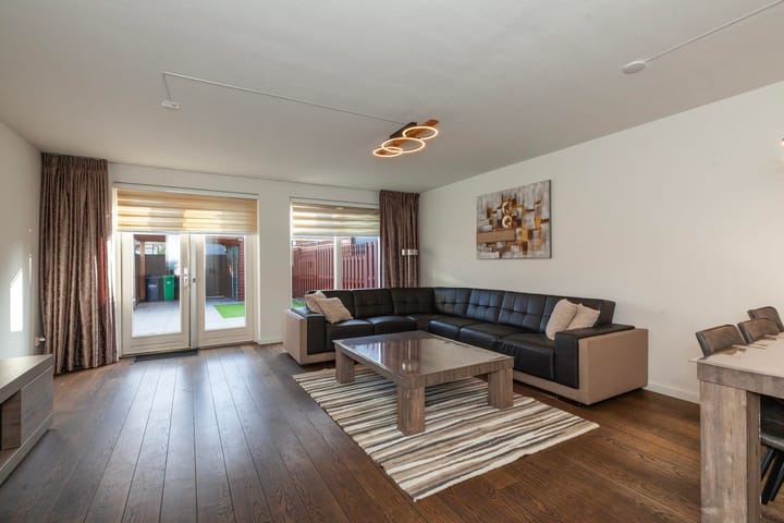 Foto 2 van Wim Sonneveldplein 22