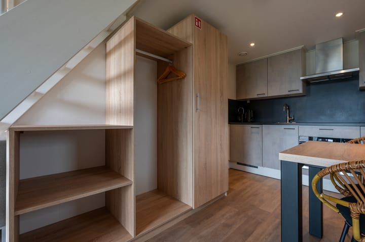 Photo 2 of Zeedijk 24-942