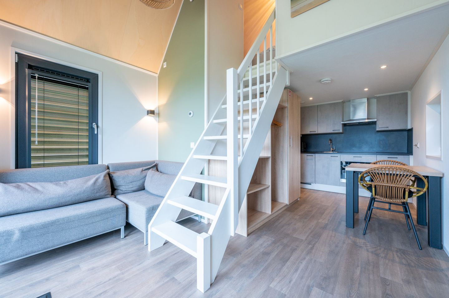 Photo 5 of Zeedijk 24-942