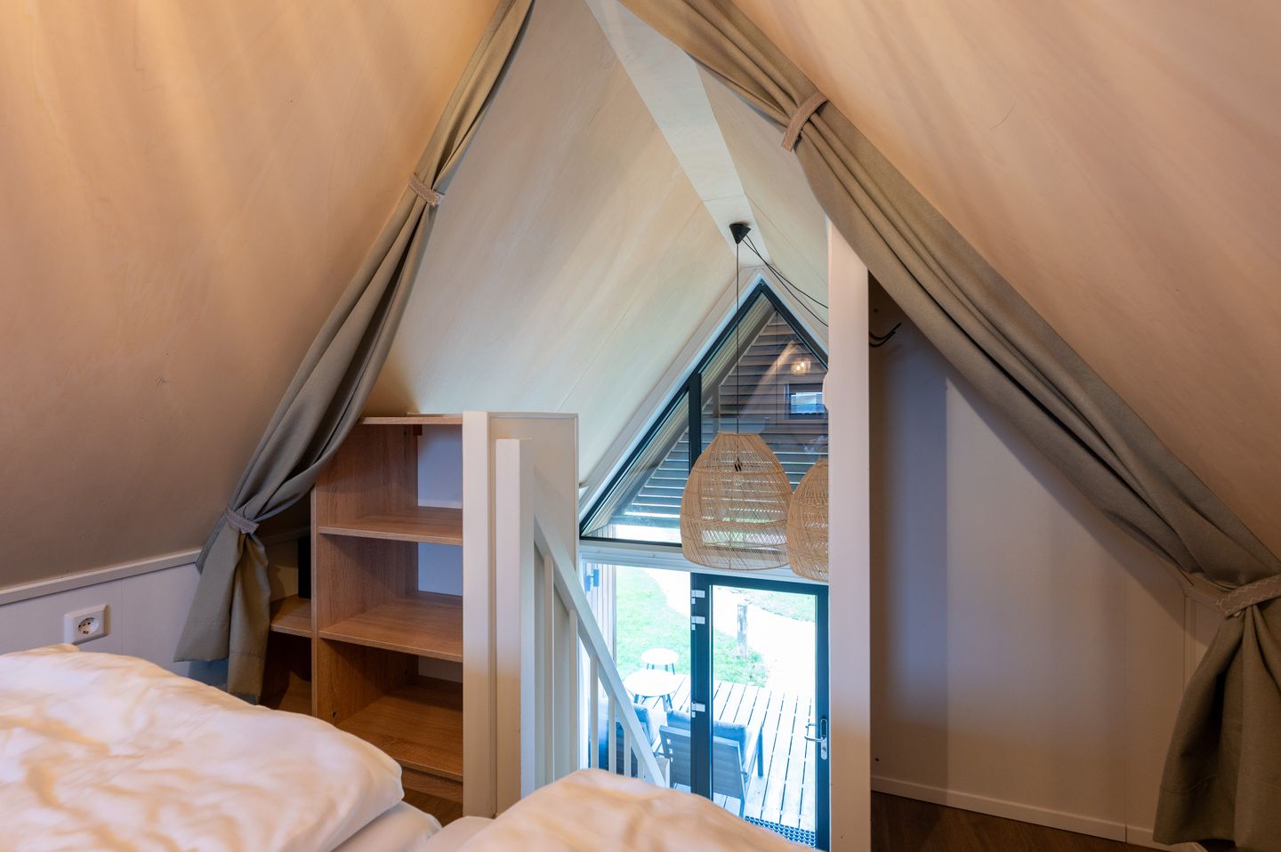 Photo 14 of Zeedijk 24-942