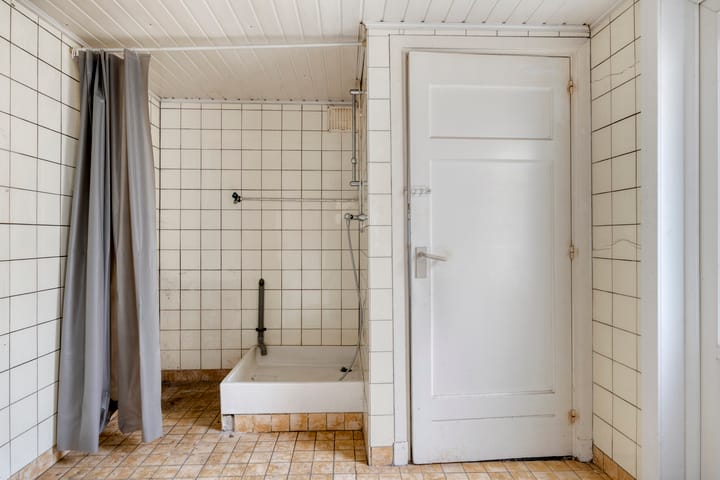 Photo 18 of Kwaadeindstraat 98