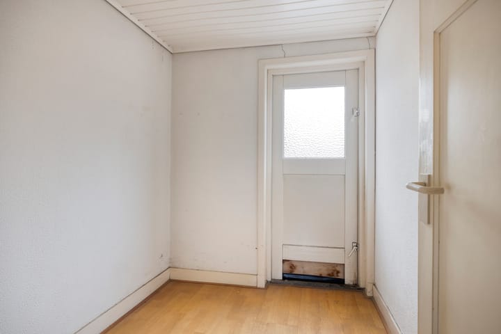 Photo 29 of Kwaadeindstraat 98