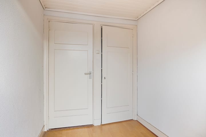 Photo 30 of Kwaadeindstraat 98