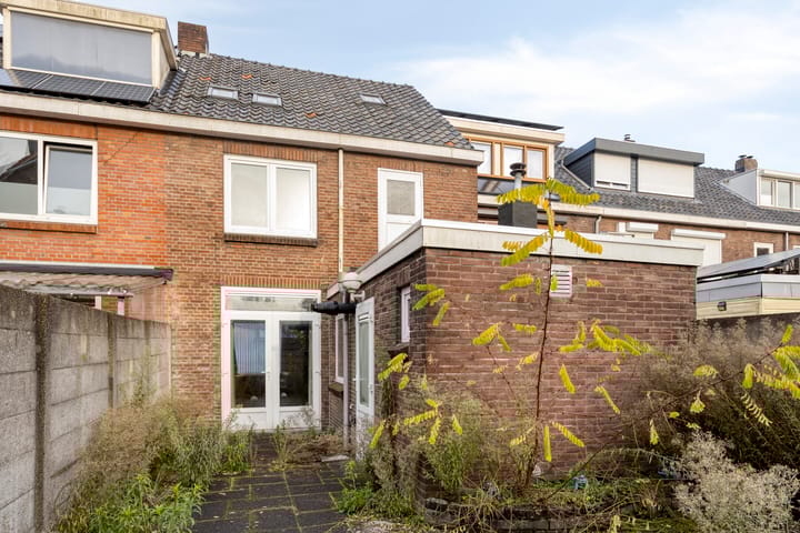 Photo 41 of Kwaadeindstraat 98