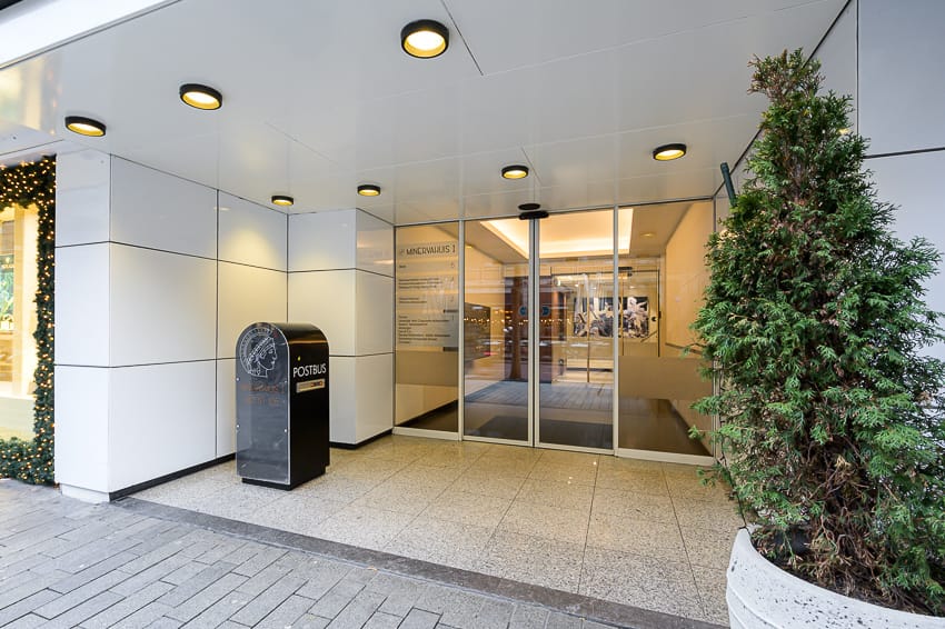 View photo 4 of Meent 106