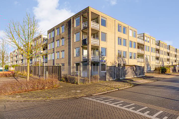 Foto 33 van J.T.P. Bijhouwerhof 79