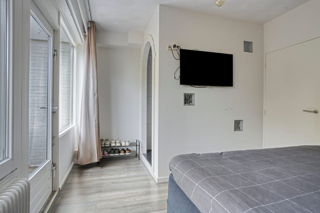 Photo 26 of Jan van Delftstraat 43