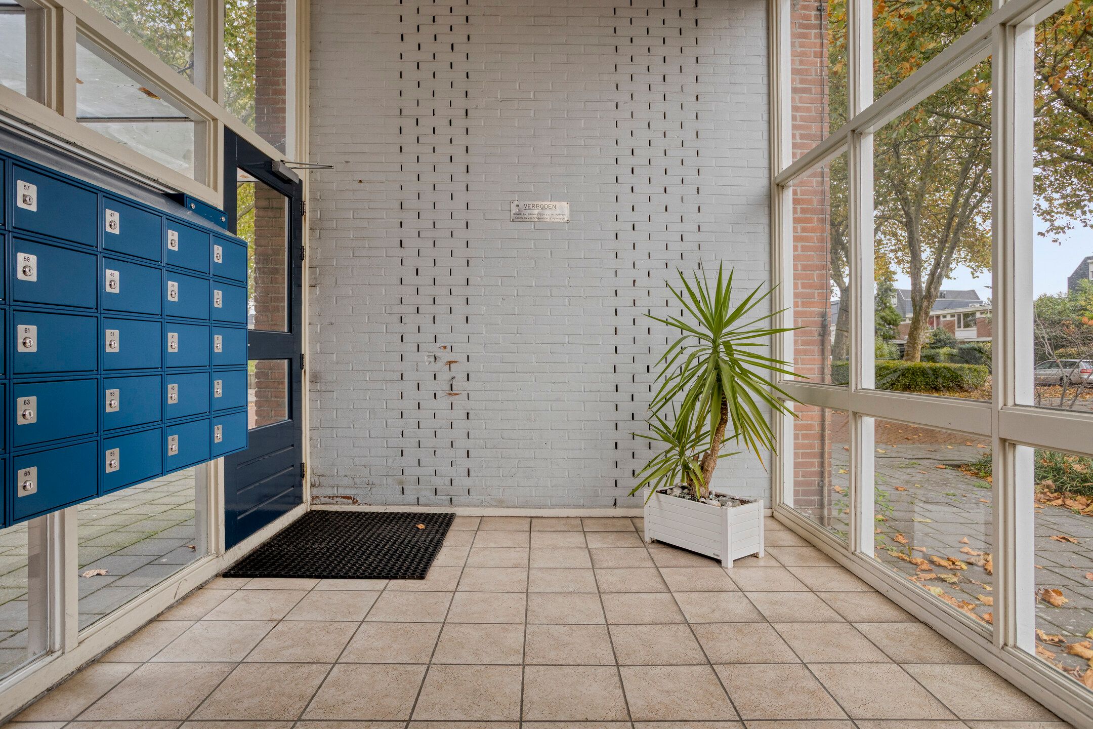 Photo 9 of Jan van Delftstraat 43