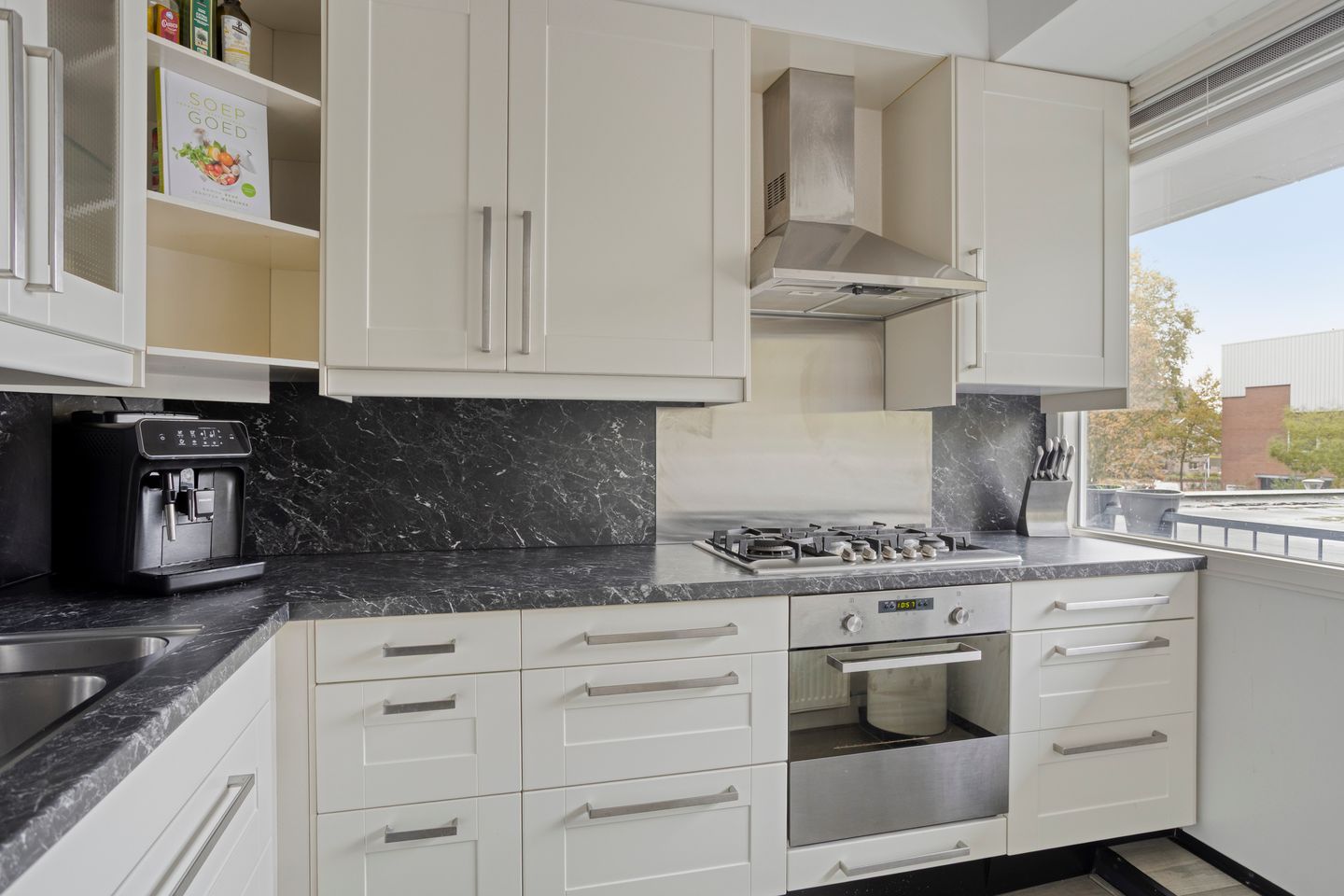 Photo 19 of Jan van Delftstraat 43