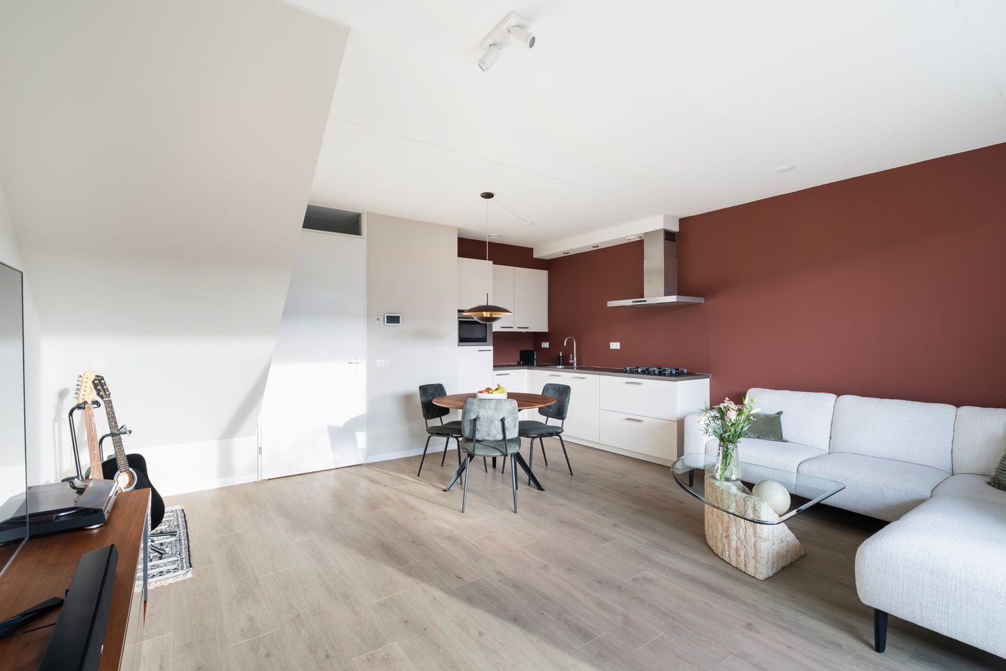 Foto 10 van Weegbree 85