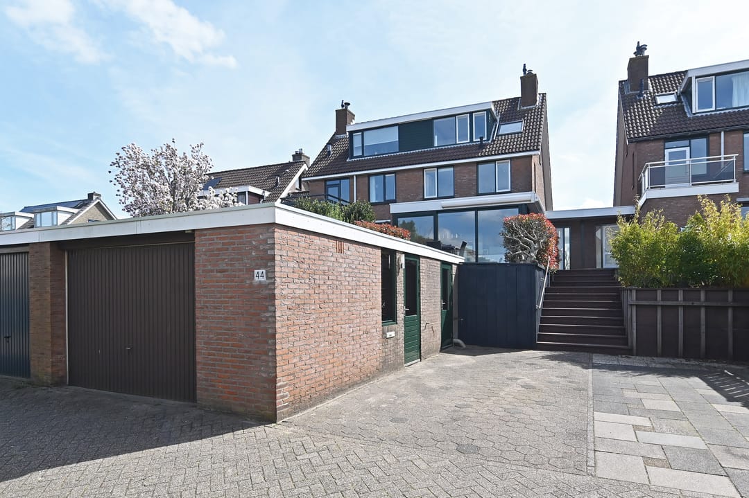 Photo 1 of De Warmoezerij 44