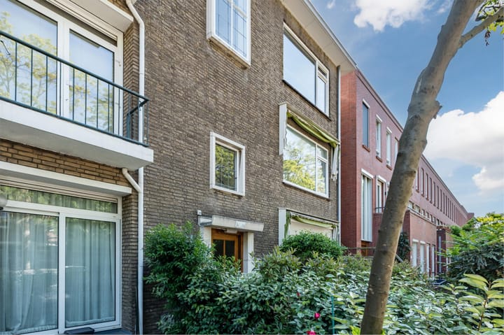 Photo 3 of Amalia van Solmsstraat 62