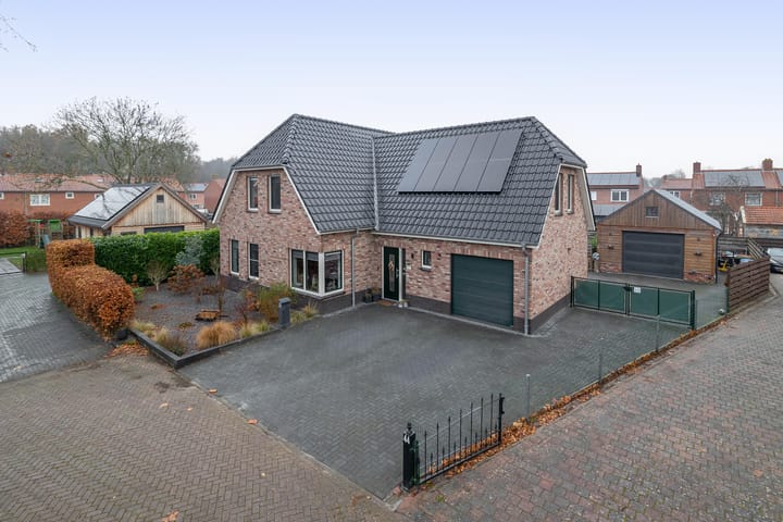 Photo 42 of Julianastraat 46