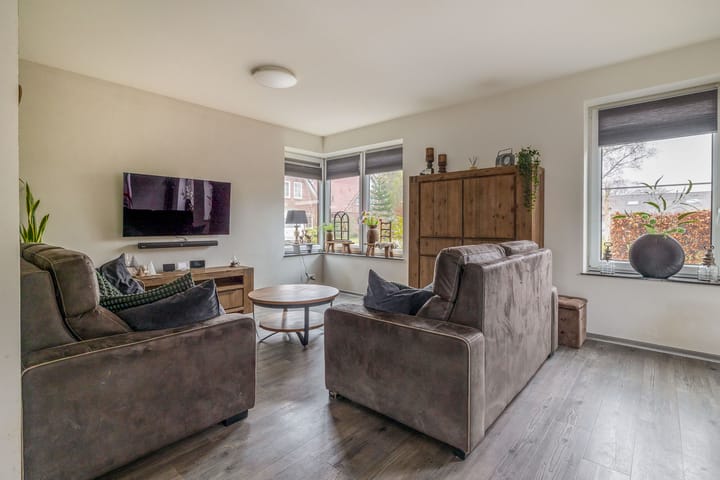 Photo 8 of Julianastraat 46