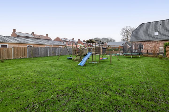 Photo 35 of Julianastraat 46