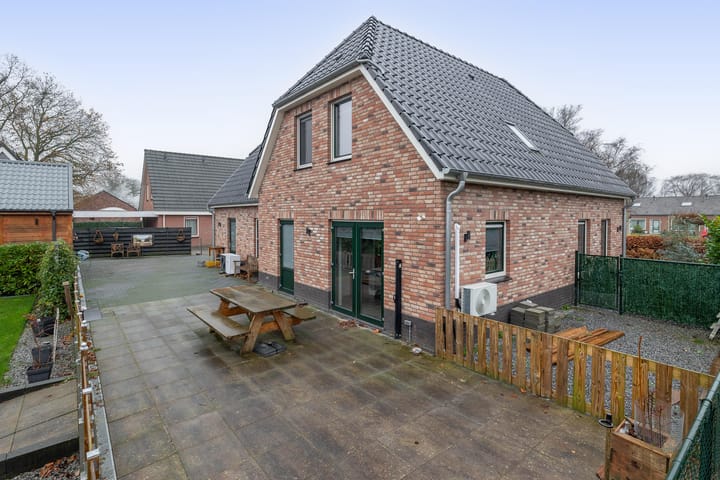 Photo 39 of Julianastraat 46