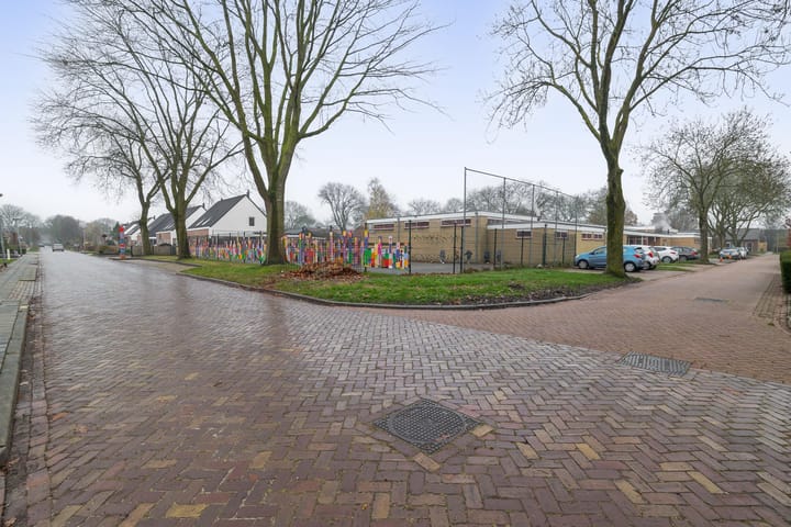 Photo 49 of Julianastraat 46