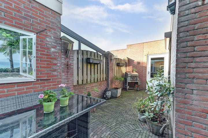 Photo 27 of Poelruitstraat 20