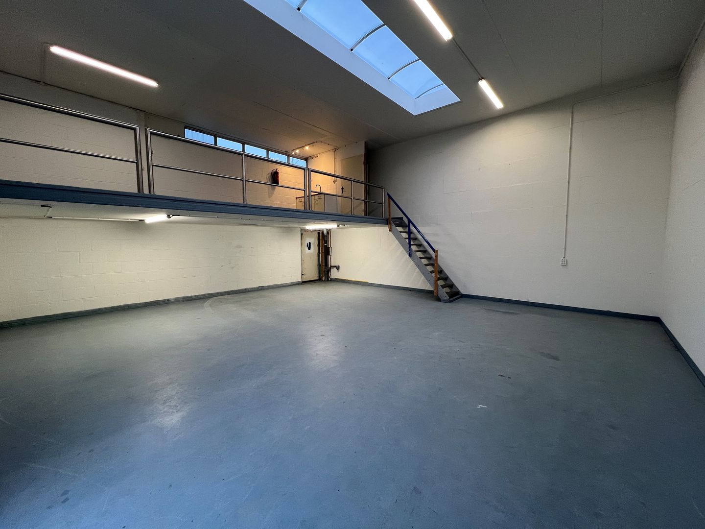 View photo 4 of Plein 13 35