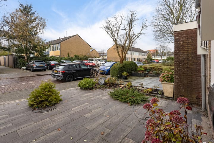 Photo 6 of Van der Duyn van Maasdamlaan 18