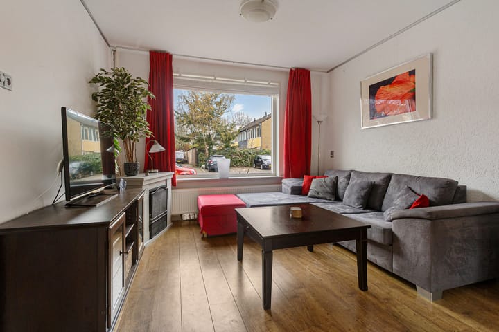 Photo 7 of Van der Duyn van Maasdamlaan 18