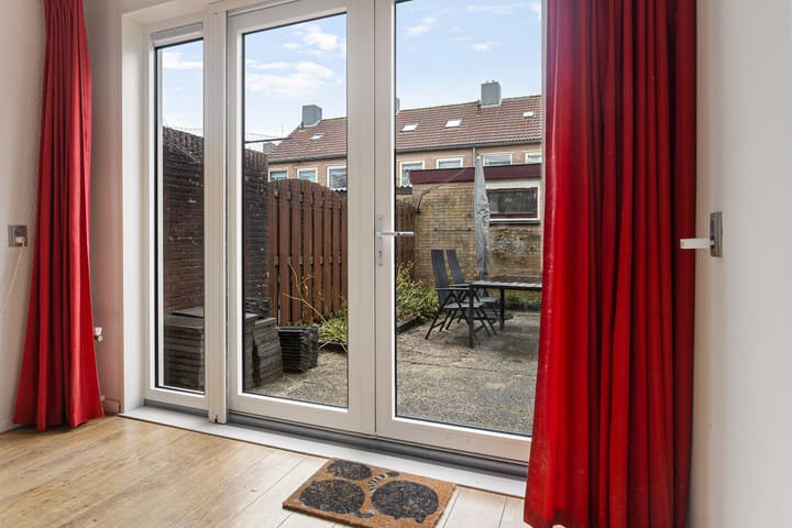 Photo 11 of Van der Duyn van Maasdamlaan 18