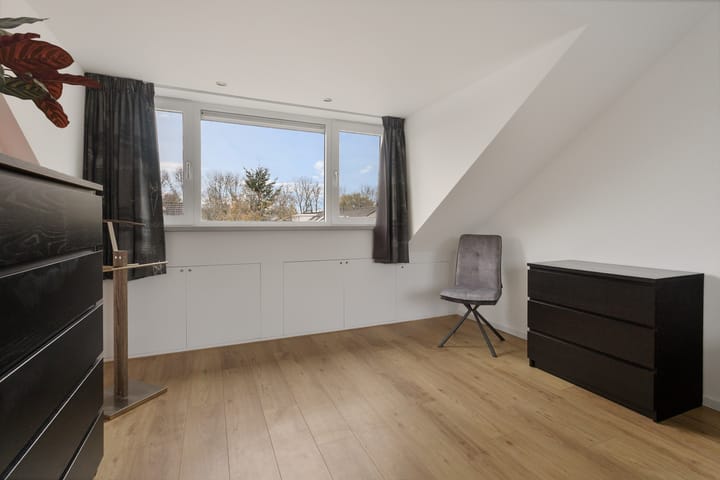 Photo 31 of Van der Duyn van Maasdamlaan 18