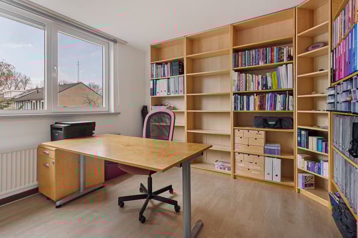 Photo 23 of Van der Duyn van Maasdamlaan 18