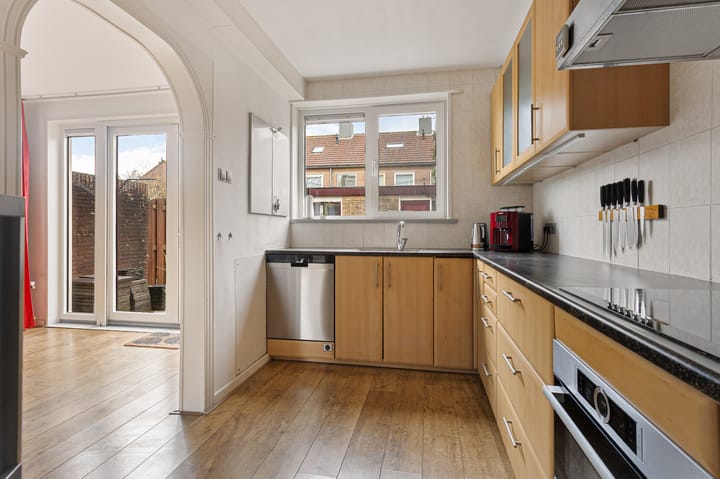 Photo 15 of Van der Duyn van Maasdamlaan 18