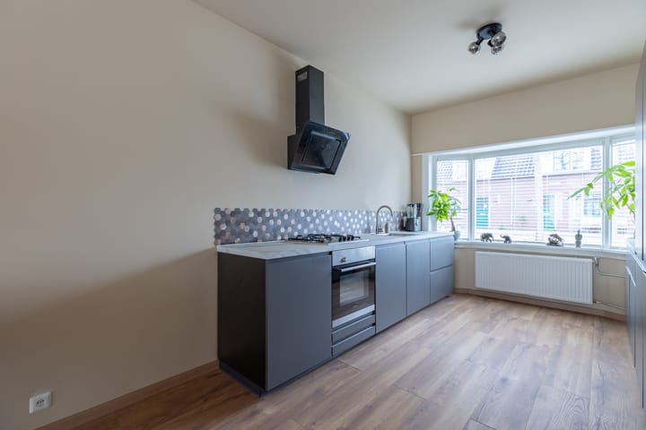 Photo 14 of C.W.Bruinvisstraat 11