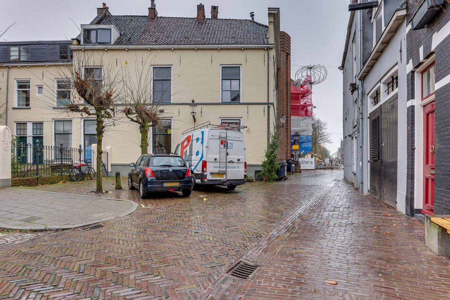 View photo 3 of Brink 18