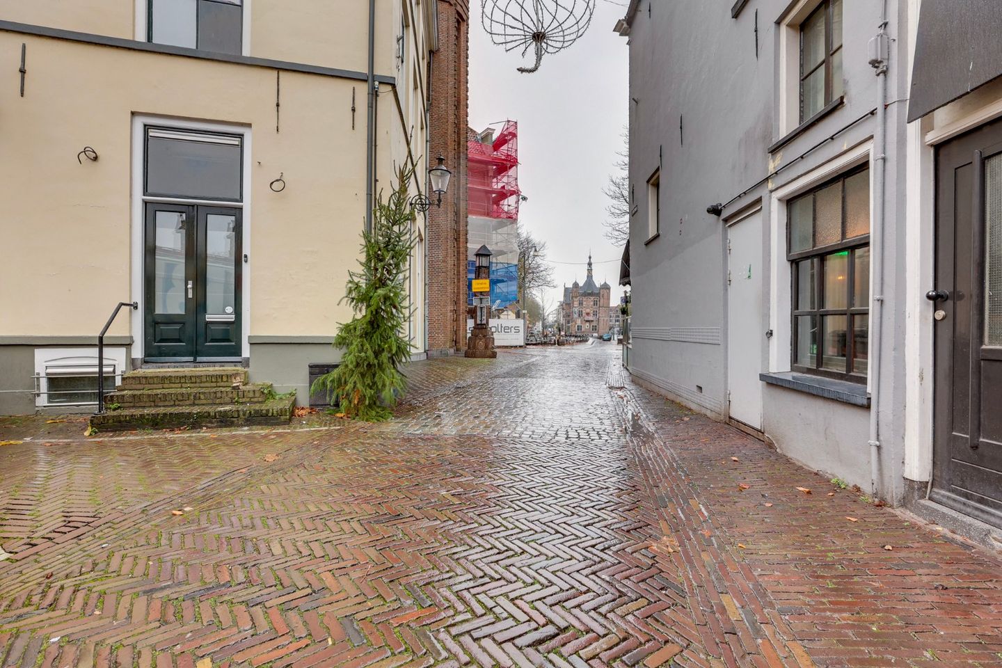 View photo 4 of Brink 18