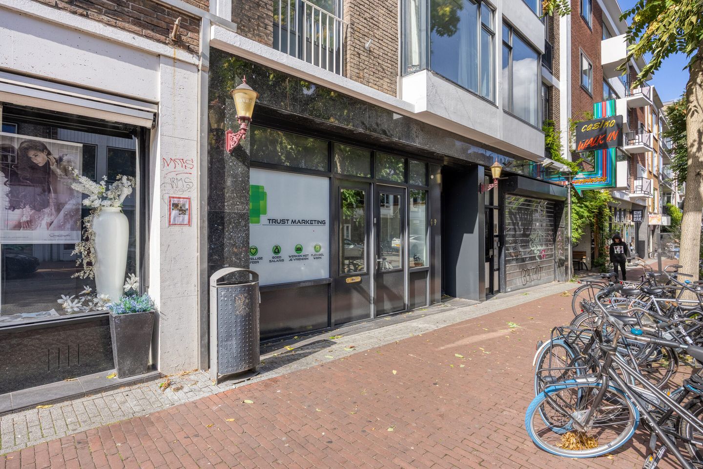 View photo 1 of Bloemerstraat 49