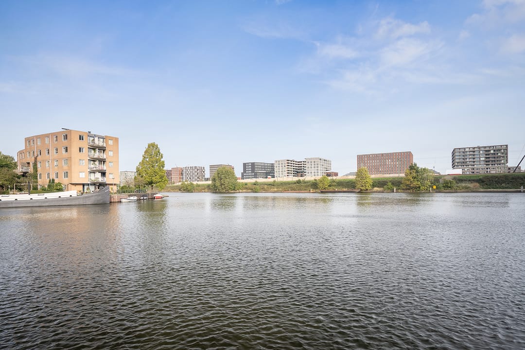 Foto 23 van Oostenburgermiddenstraat 497