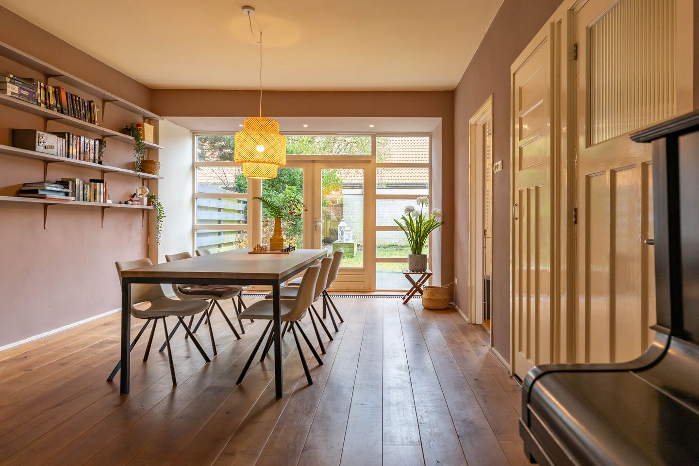 Foto 1 van Molukkenstraat 40