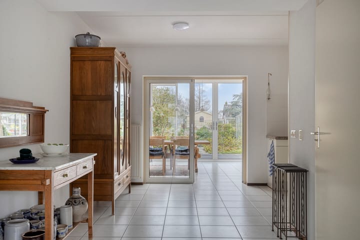 Photo 13 of Tormentil 40