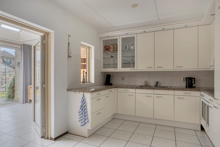 Photo 15 of Tormentil 40