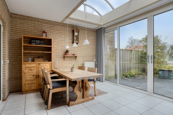 Photo 20 of Tormentil 40