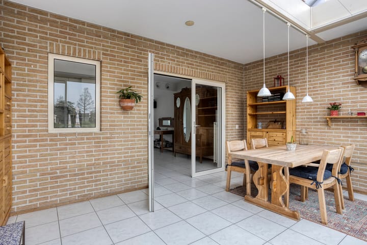 Photo 21 of Tormentil 40