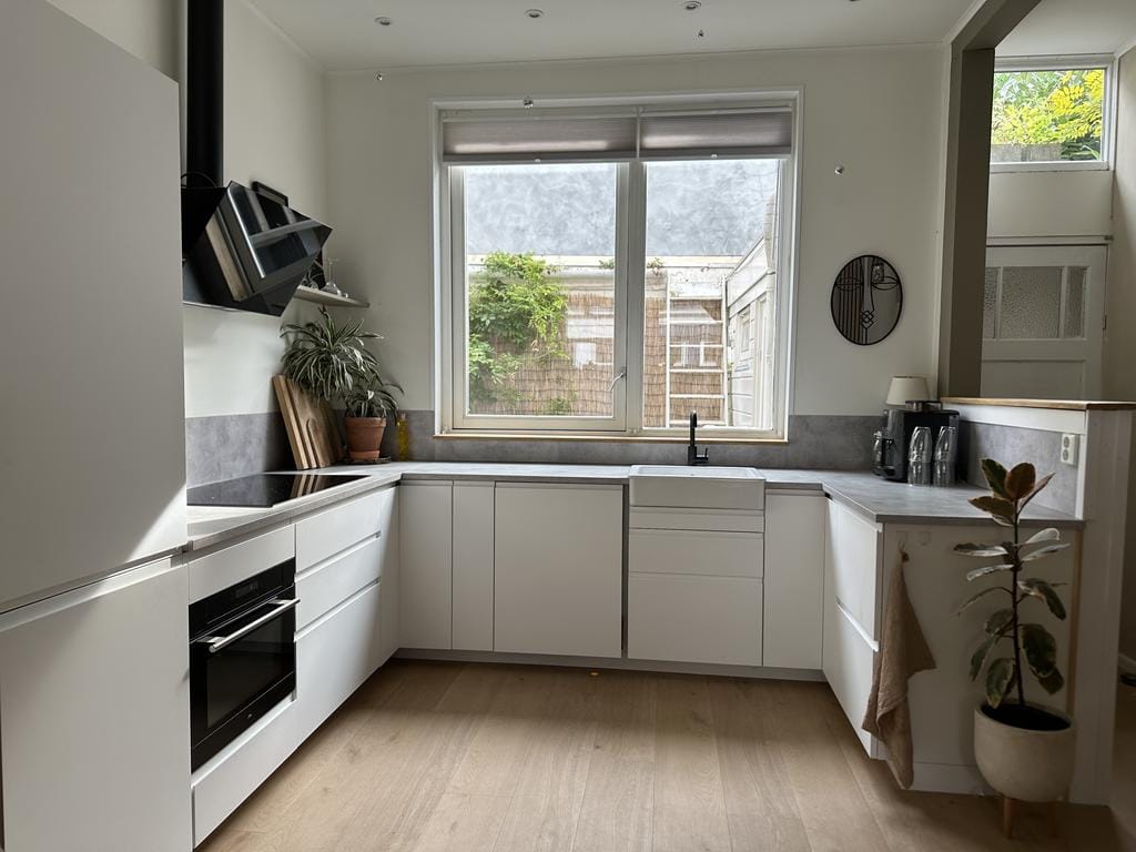 Photo 15 of Martenstraat 33