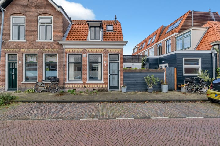 Waldeck Pyrmontstraat 42