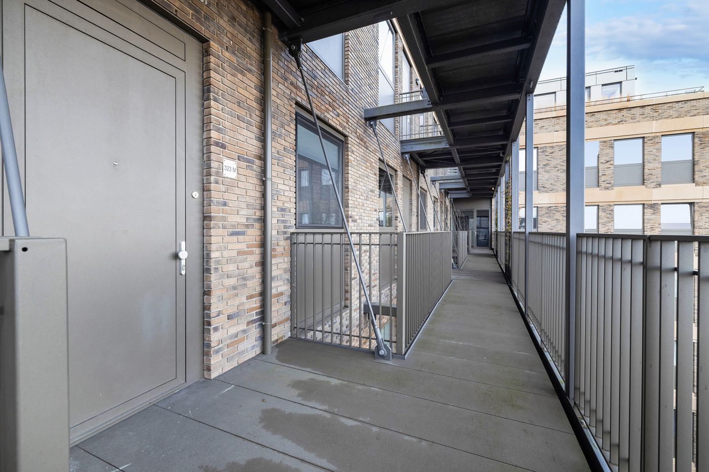 Photo 4 of Mathenesserlaan 323-M