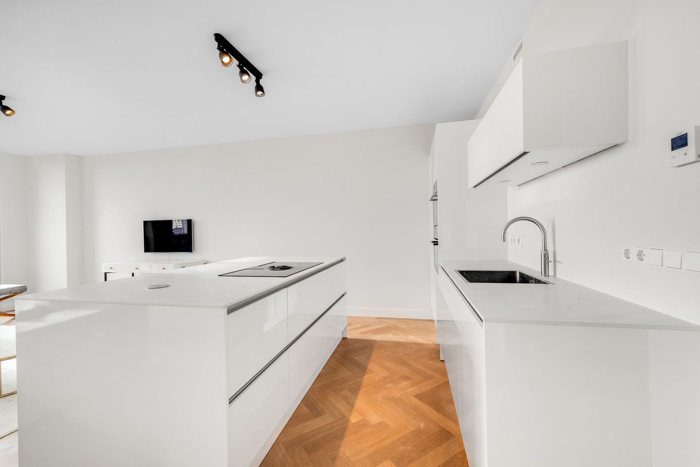 Photo 14 of Mathenesserlaan 323-M